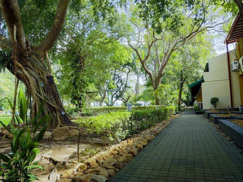 Miridiya Lake Resort Anuradhapura Exterior photo