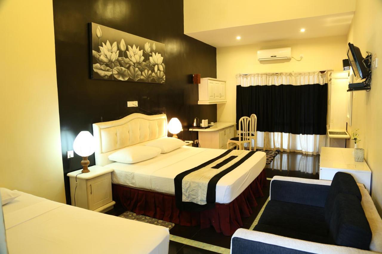 Miridiya Lake Resort Anuradhapura Exterior photo