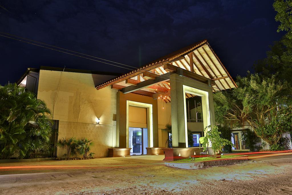 Miridiya Lake Resort Anuradhapura Exterior photo